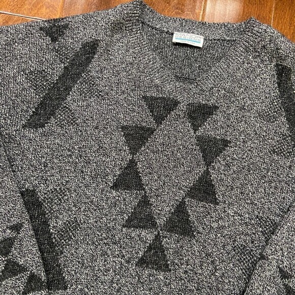 Manor Designs Vintage Acrylic USA Gray Black Pullover Sweater Women's 2XL - Picture 2 of 8